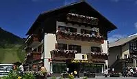 Della Luna Hotel